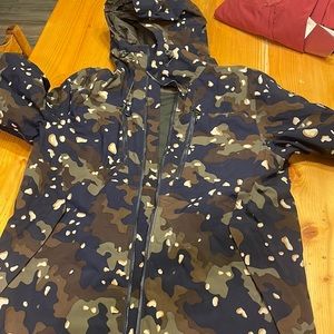 Holden Camo winter coat never been woren brand new